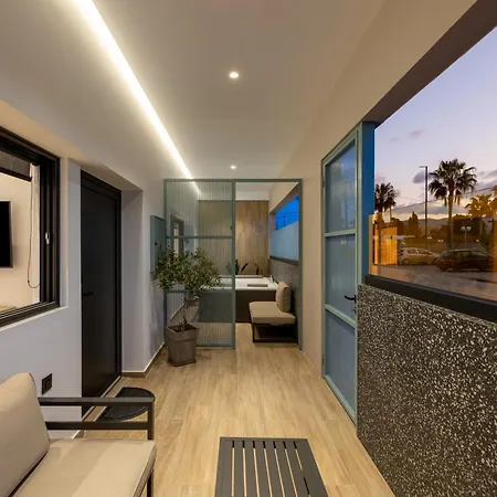 Apartment Hot Tub - 5 Min To Beaches - Netflix - Full Kitchen *