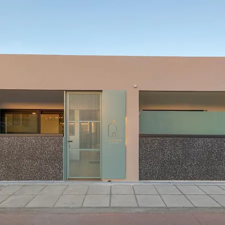 Hot Tub - 5 Min To Beaches - Netflix - Full Kitchen