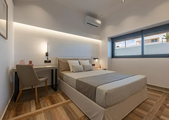 Hot Tub - 5 Min To Beaches - Netflix - Full Kitchen *