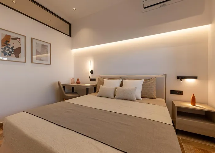 Hot Tub - 5 Min To Beaches - Netflix - Full Kitchen Kos