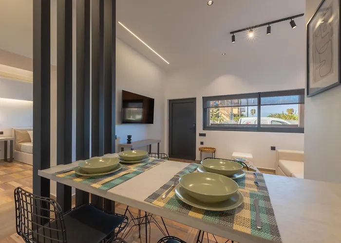 Hot Tub - 5 Min To Beaches - Netflix - Full Kitchen * Città di Kos