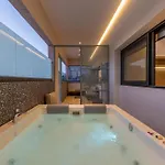 Hot Tub - 5 Min To Beaches - Netflix - Full Kitchen Città di Kos