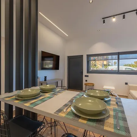 Hot Tub - 5 Min To Beaches - Netflix - Full Kitchen * İstanköy